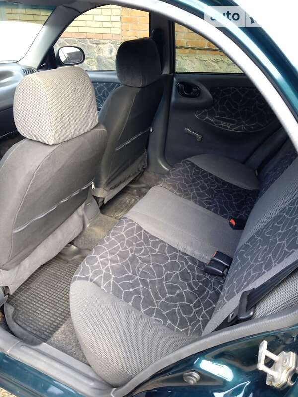 Седан Daewoo Sens 2003 в Краснокутске