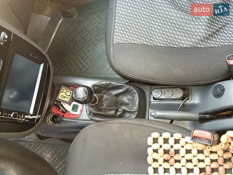 Седан Daewoo Sens 2004 в Тлумаче