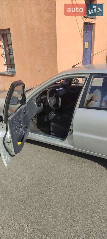Седан Daewoo Sens 2003 в Вишневом