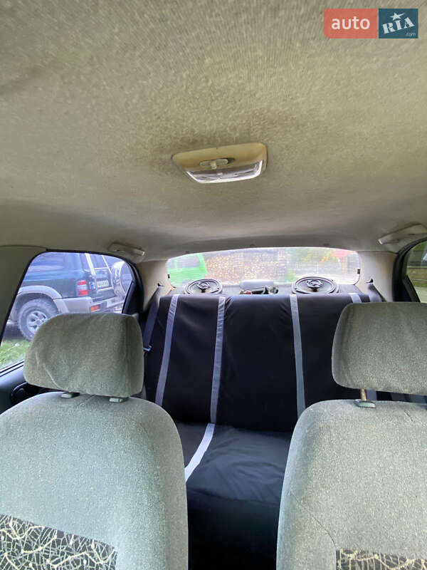 Седан Daewoo Sens 2005 в Рахові