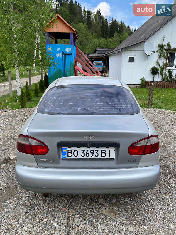 Седан Daewoo Sens 2005 в Рахові