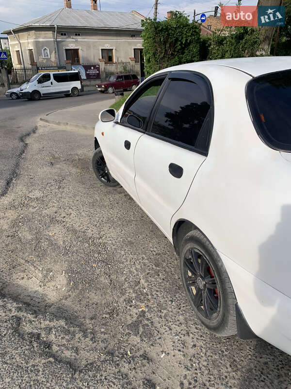Седан Daewoo Sens 2003 в Львове