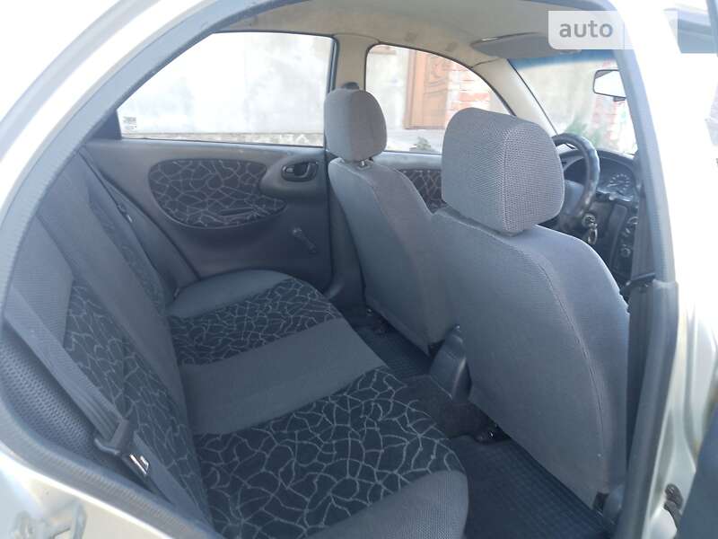 Седан Daewoo Sens 2003 в Березному