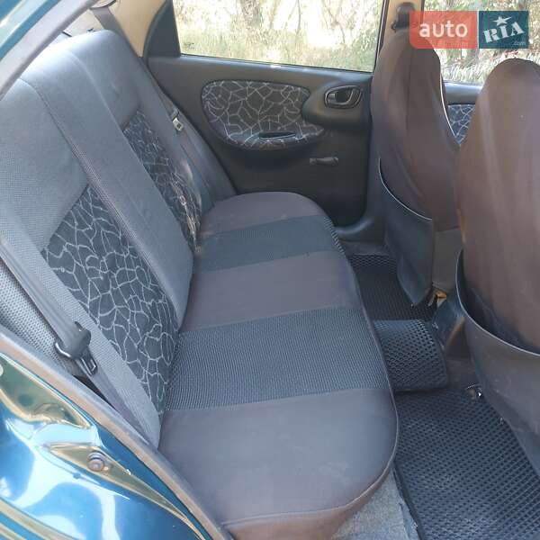 Седан Daewoo Sens 2004 в Запорожье