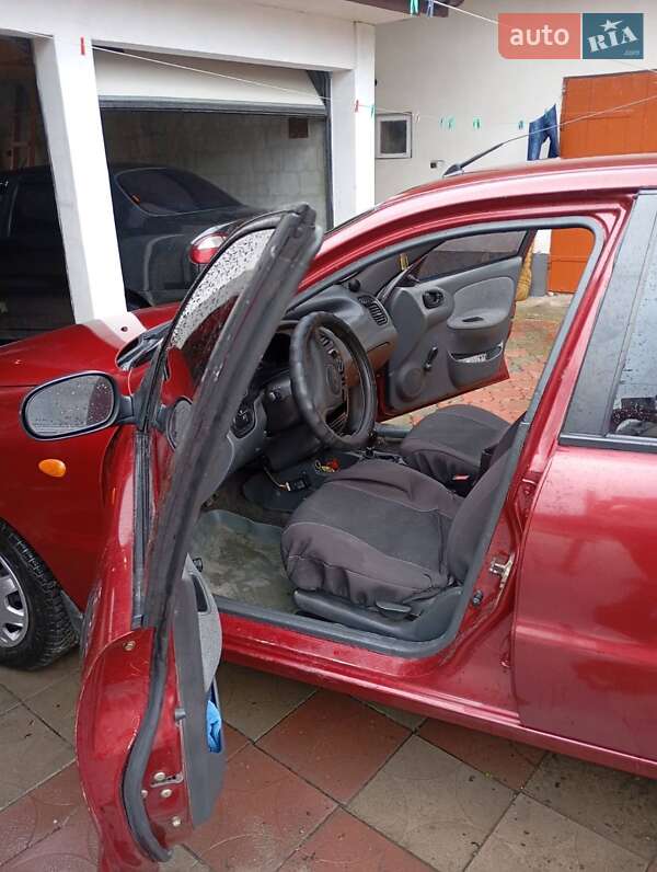 Седан Daewoo Sens 2005 в Хырове
