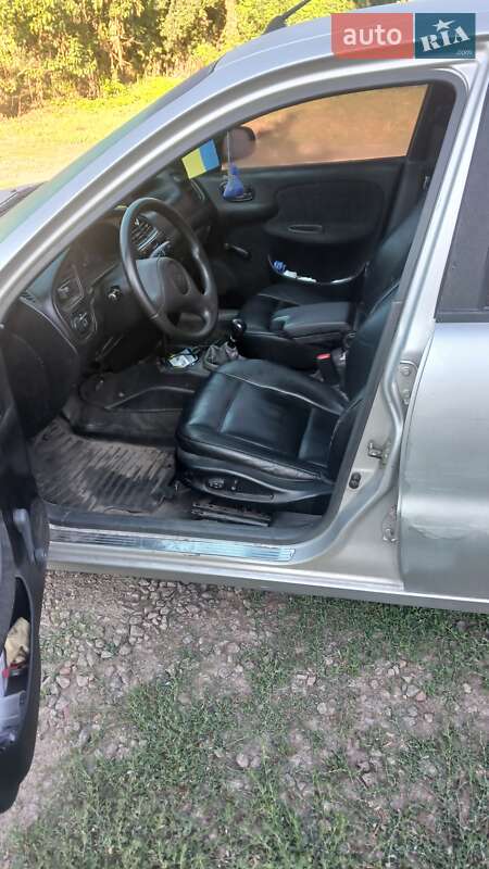 Седан Daewoo Sens 2005 в Погребах