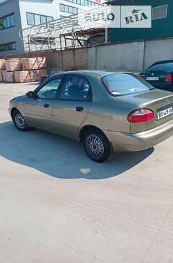 Седан Daewoo Sens 2004 в Волочиске