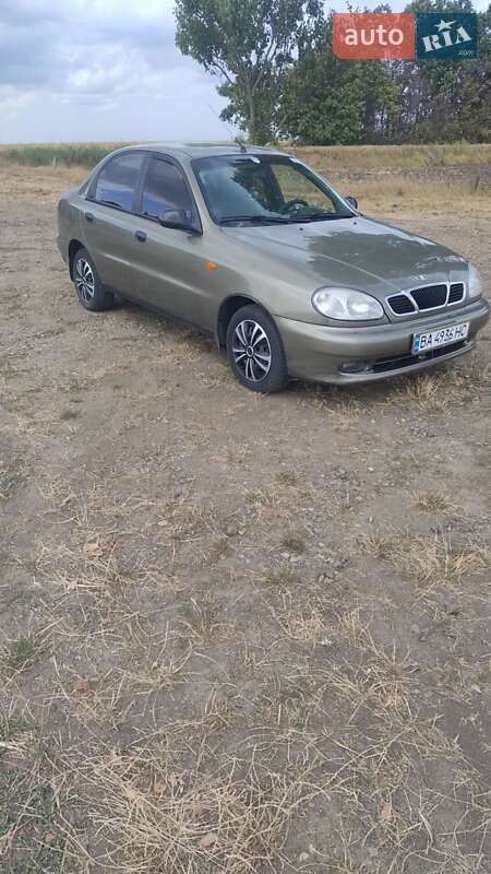 Седан Daewoo Sens 2004 в Новоархангельске