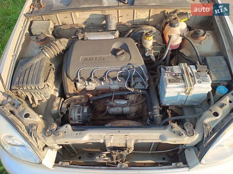 Седан Daewoo Sens 2004 в Стрые