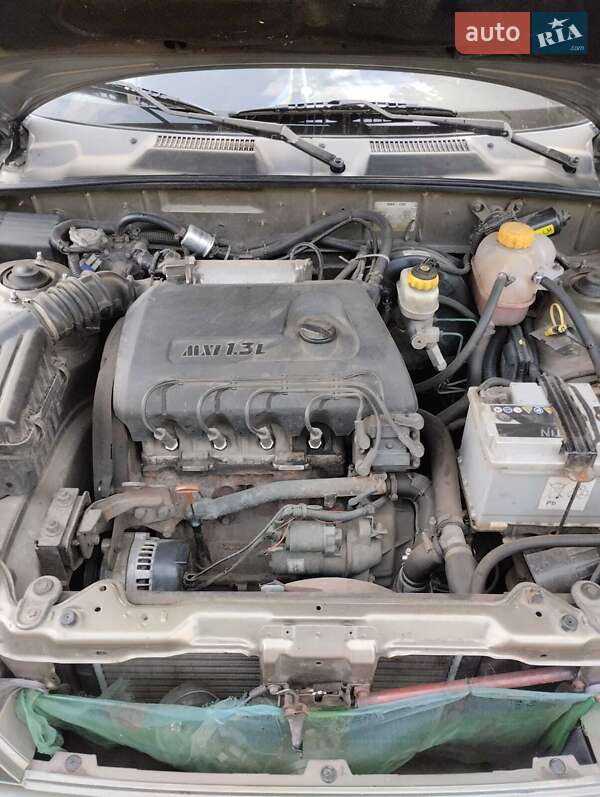 Седан Daewoo Sens 2004 в Каменке