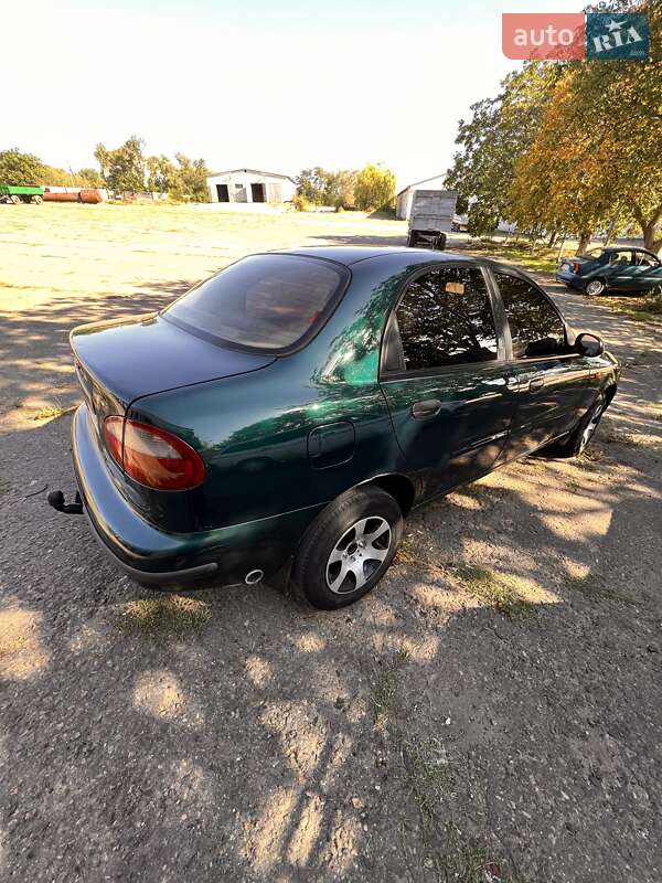Седан Daewoo Sens 2004 в Новій Одесі