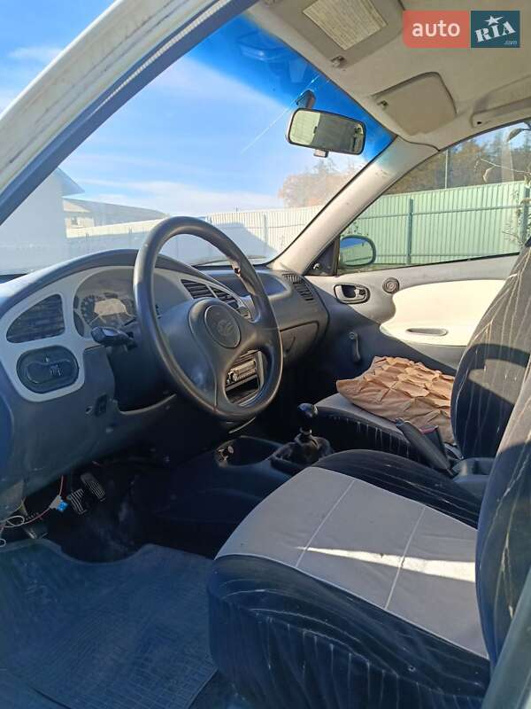 Седан Daewoo Sens 2003 в Борщеві