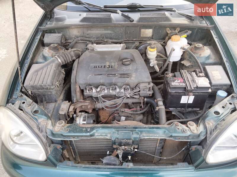 Седан Daewoo Sens 2004 в Дніпрі