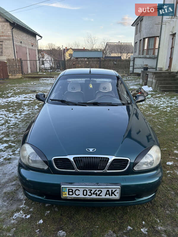 Седан Daewoo Sens 2003 в Новояворівську