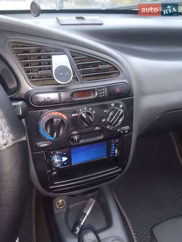 Седан Daewoo Sens 2004 в Кривом Роге