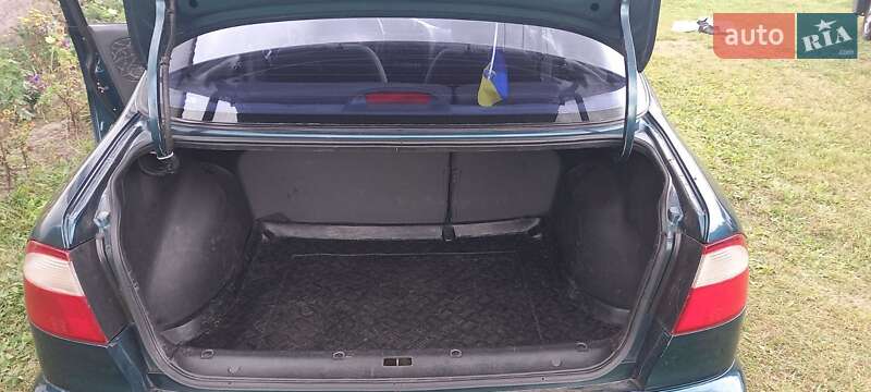 Седан Daewoo Sens 2004 в Вараше