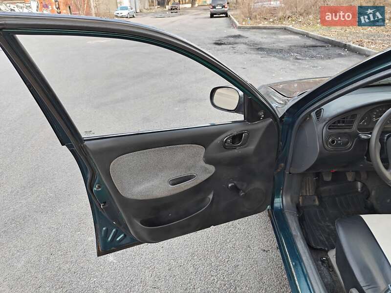 Седан Daewoo Sens 2005 в Дніпрі