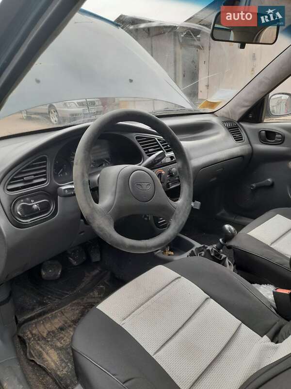 Седан Daewoo Sens 2004 в Львове