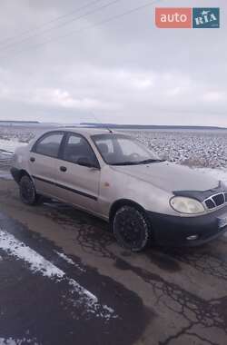 Седан Daewoo Sens 2004 в Новоархангельську