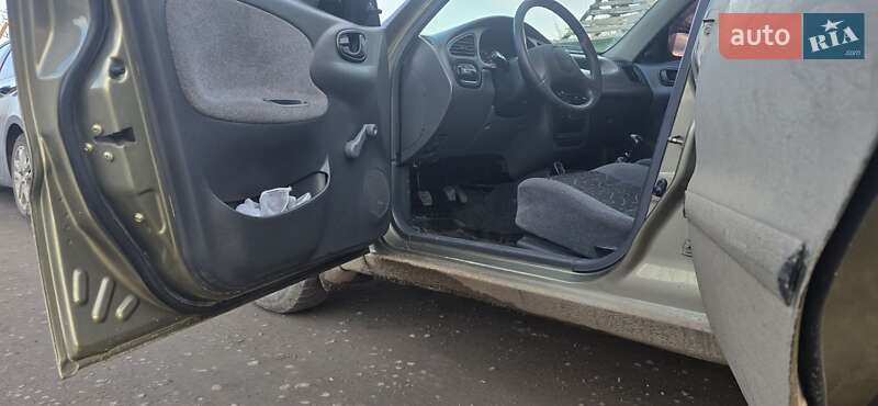 Седан Daewoo Sens 2004 в Миколаєві