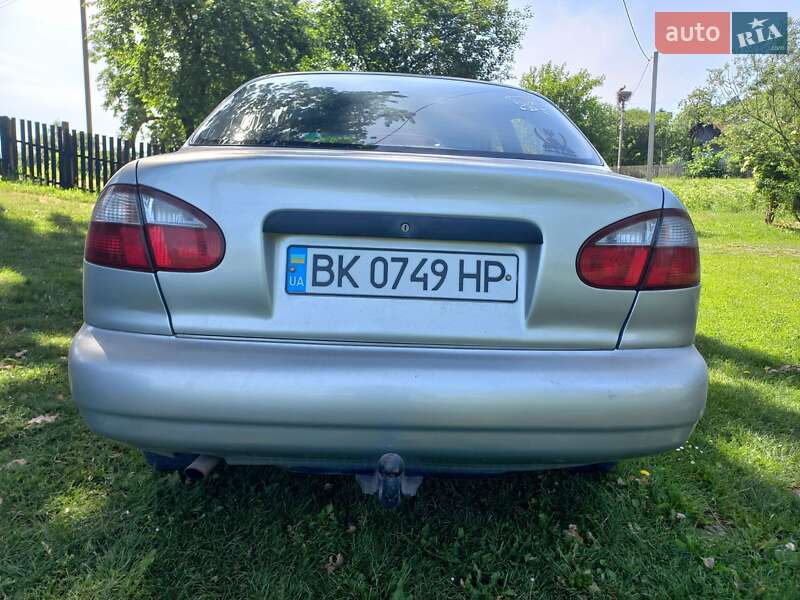 Седан Daewoo Sens 2003 в Остроге
