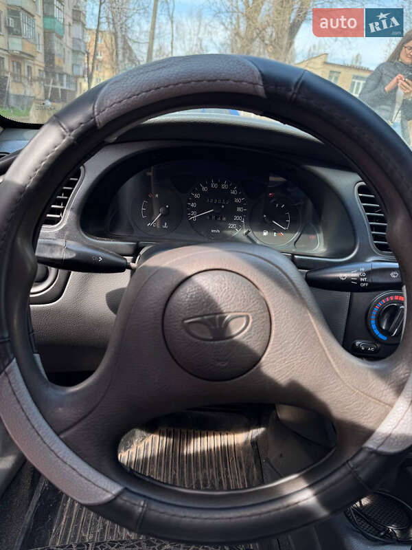 Седан Daewoo Sens 2004 в Кривом Роге