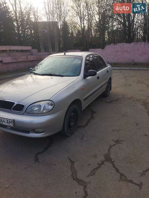 Седан Daewoo Sens 2004 в Дніпрі