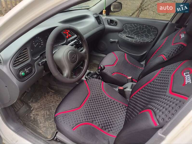 Седан Daewoo Sens 2002 в Олевске