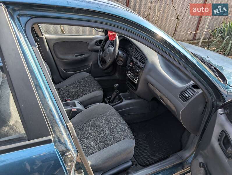 Седан Daewoo Sens 2005 в Ужгороді