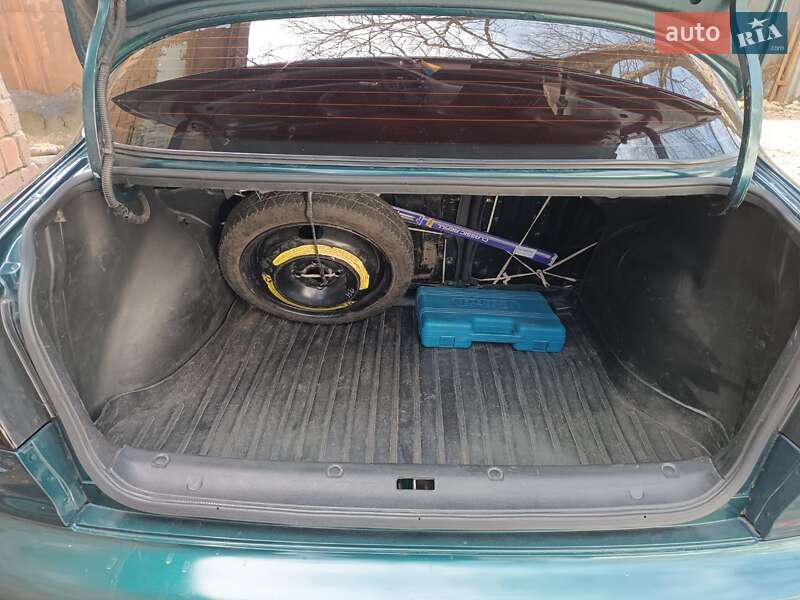 Седан Daewoo Sens 2004 в Киеве