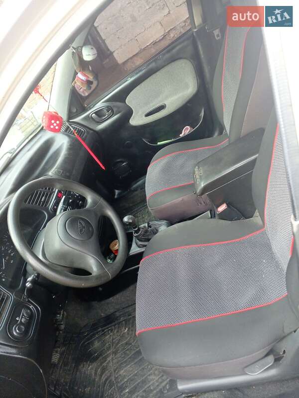 Седан Daewoo Sens 2004 в Львове