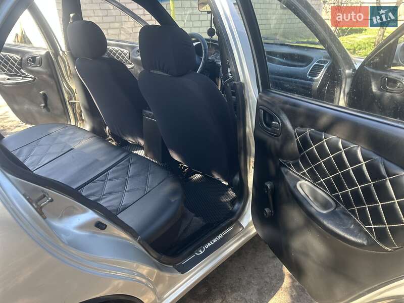 Седан Daewoo Sens 2003 в Горішніх Плавнях