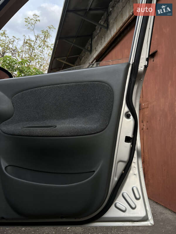 Седан Daewoo Sens 2004 в Запорожье