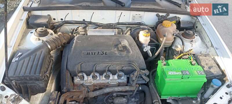 Седан Daewoo Sens 2005 в Днепре