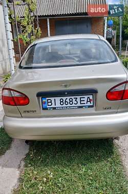 Седан Daewoo Sens 2004 в Новых Санжарах