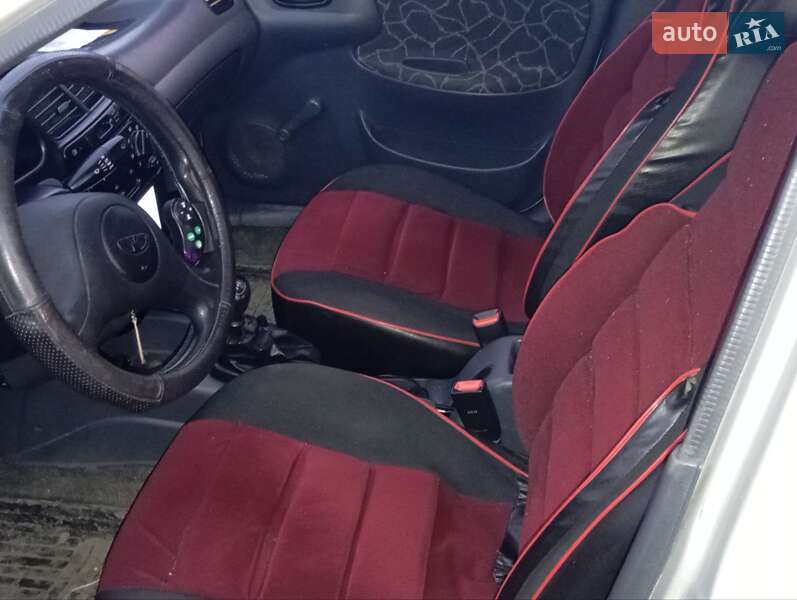 Седан Daewoo Sens 2003 в Кельменцах