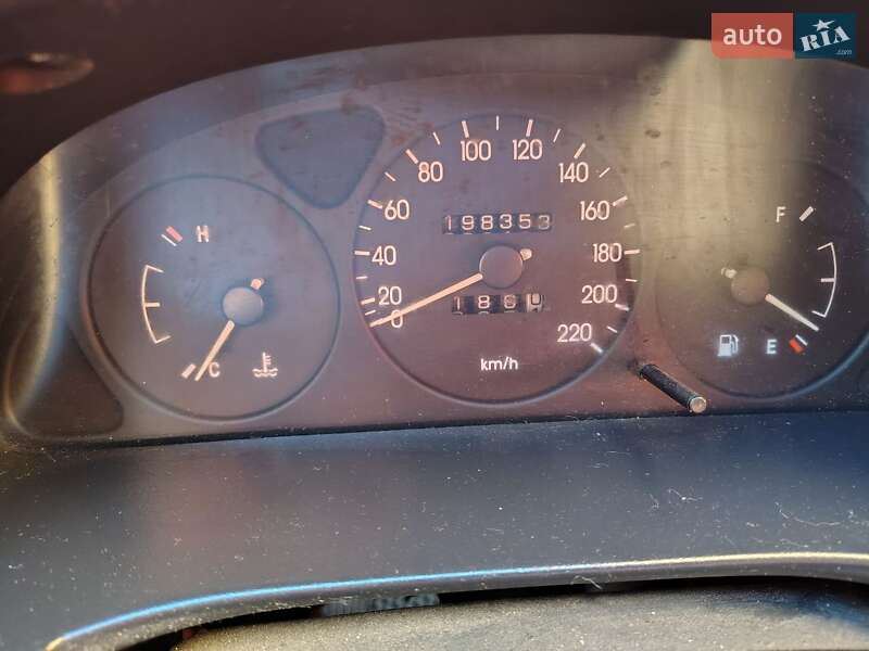 Седан Daewoo Sens 2004 в Ужгороде