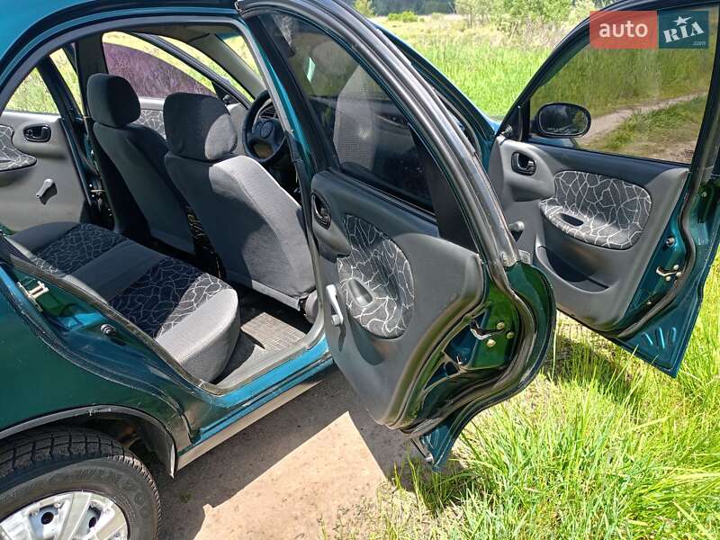 Седан Daewoo Sens 2004 в Мерефа