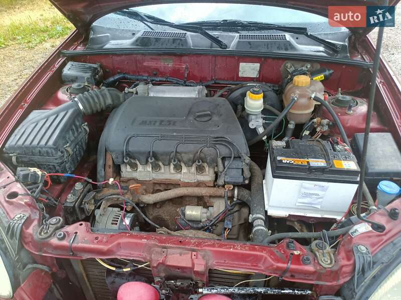 Седан Daewoo Sens 2004 в Первомайске