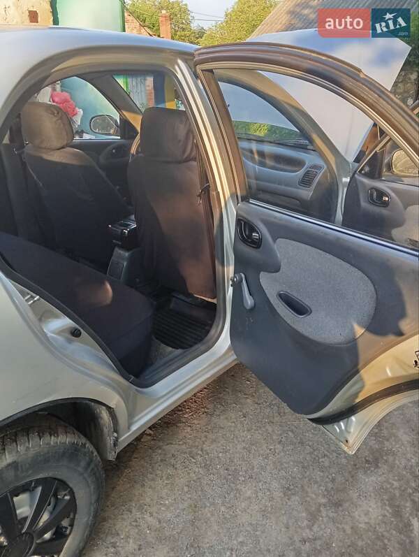 Седан Daewoo Sens 2007 в Гнівані
