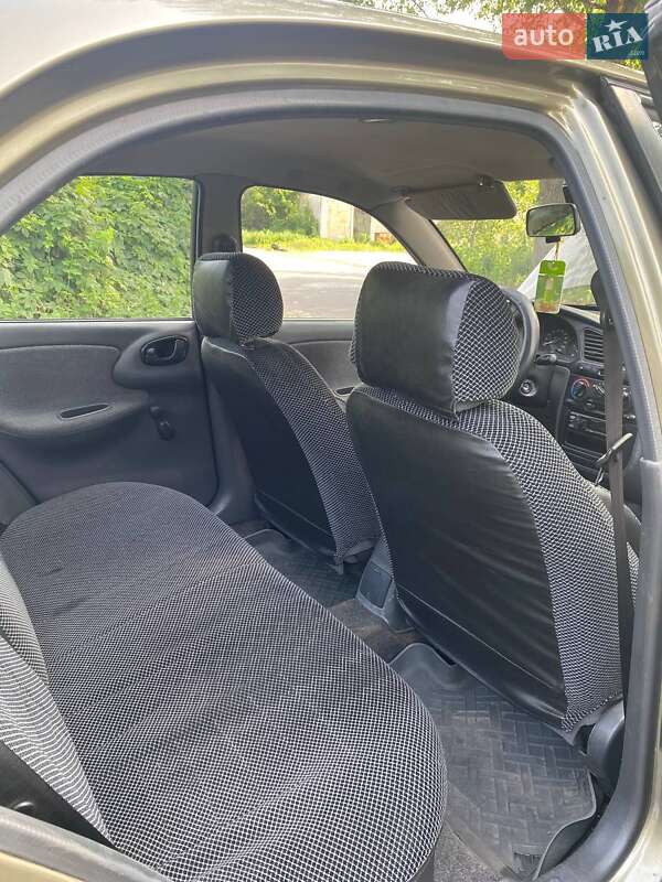 Седан Daewoo Sens 2005 в Дніпрі