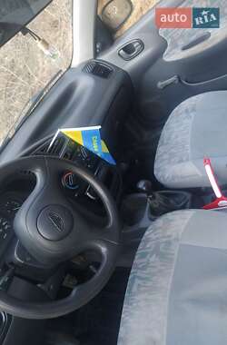 Седан Daewoo Sens 2003 в Косове
