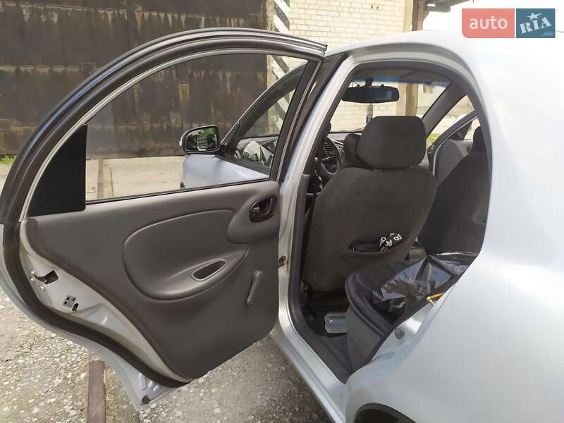 Седан Daewoo Sens 2015 в Днепре