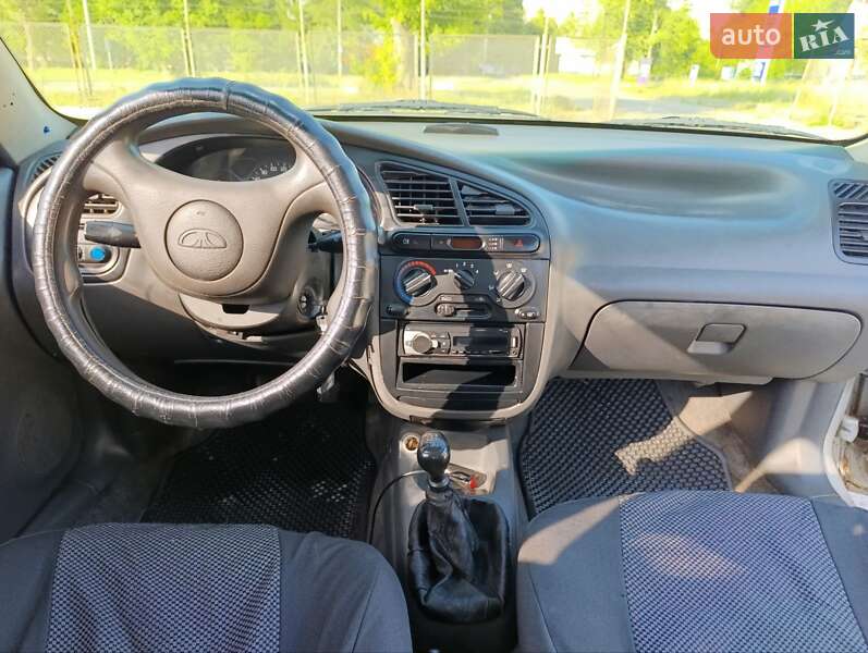 Седан Daewoo Sens 2004 в Запорожье