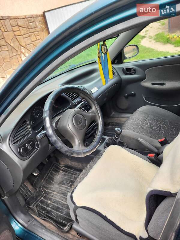 Седан Daewoo Sens 2004 в Кременце