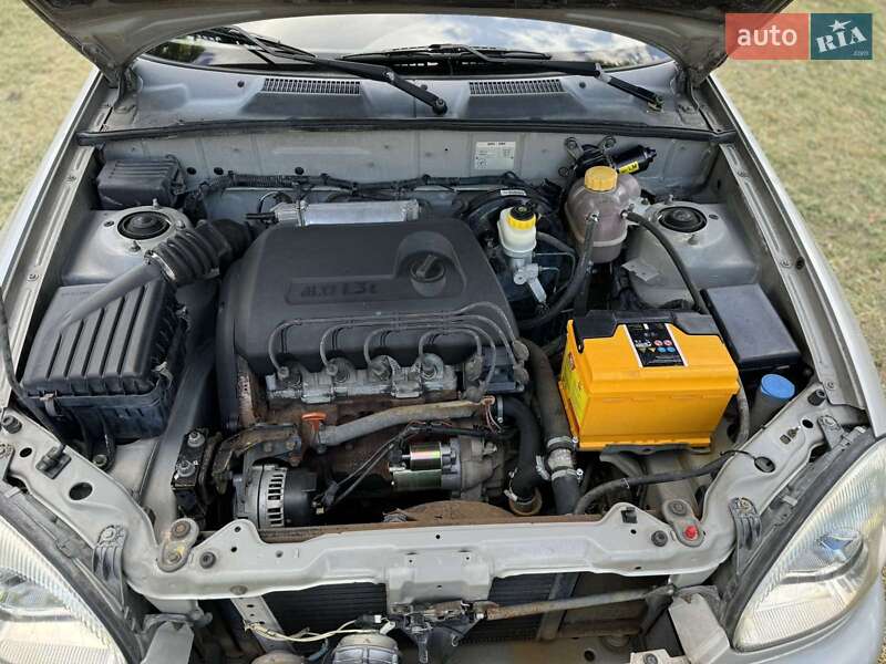 Седан Daewoo Sens 2004 в Днепре