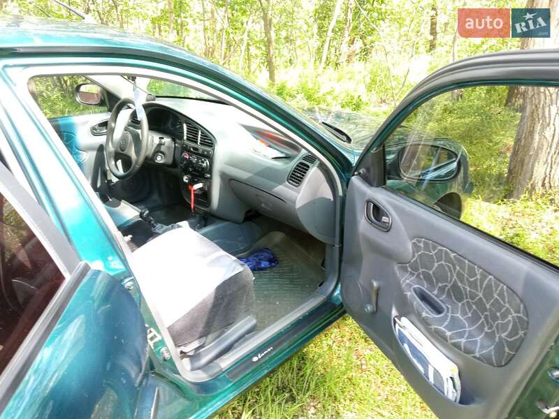 Седан Daewoo Sens 2003 в Запоріжжі