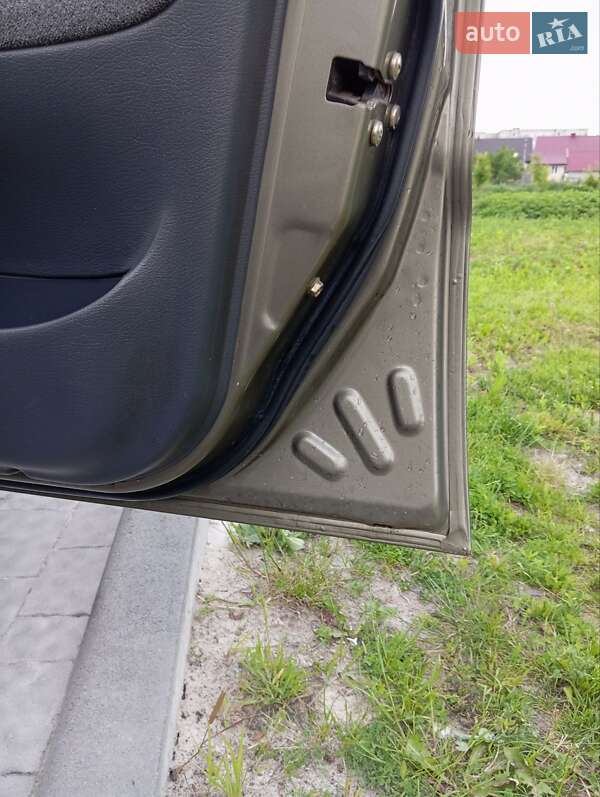 Седан Daewoo Sens 2004 в Буську