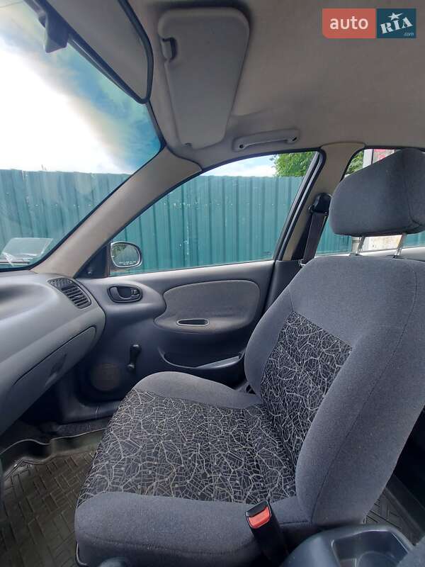 Седан Daewoo Sens 2004 в Киеве