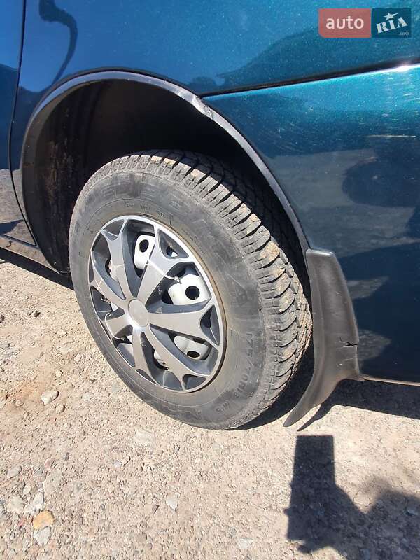 Седан Daewoo Sens 2003 в Вараше